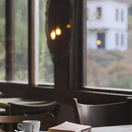 ホテル Nikbin Yamac