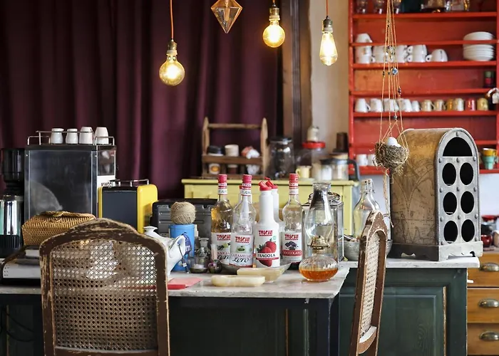 Nikbin Yamac Szálloda 3*