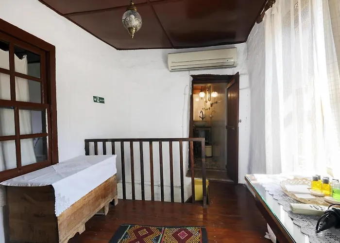 Nikbin Yamac Hotell 3*