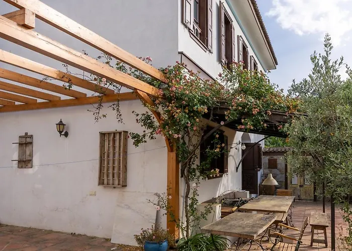 Nikbin Yamac Szálloda