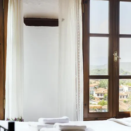 Nikbin Yamac Guest house