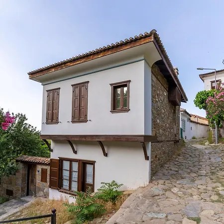 Nikbin Yamac Guest house